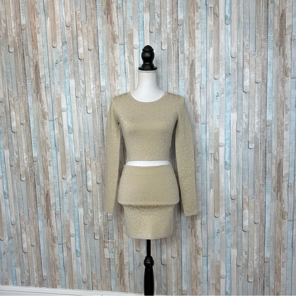 Aritzia XXS Sunday Best Volpe Metallic Gold Sweater Top Skirt 2 Pc Set $176 - Picture 2 of 11